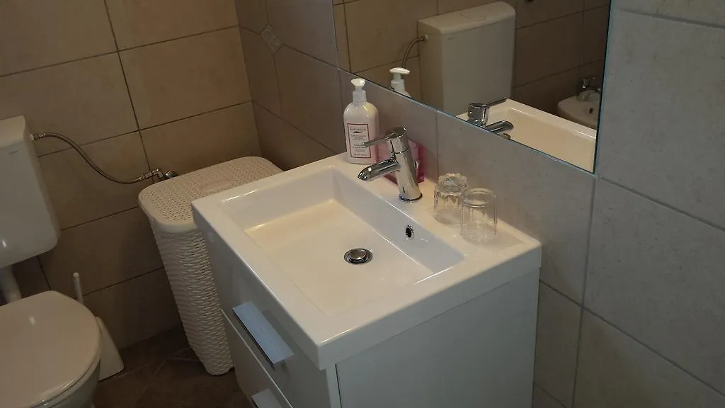 Abba Apartment Sveti Lovrec Pazenaticki