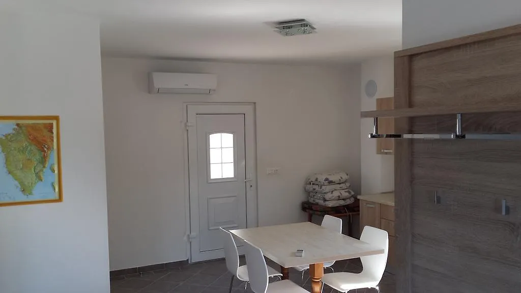 Abba Apartment Sveti Lovrec Pazenaticki